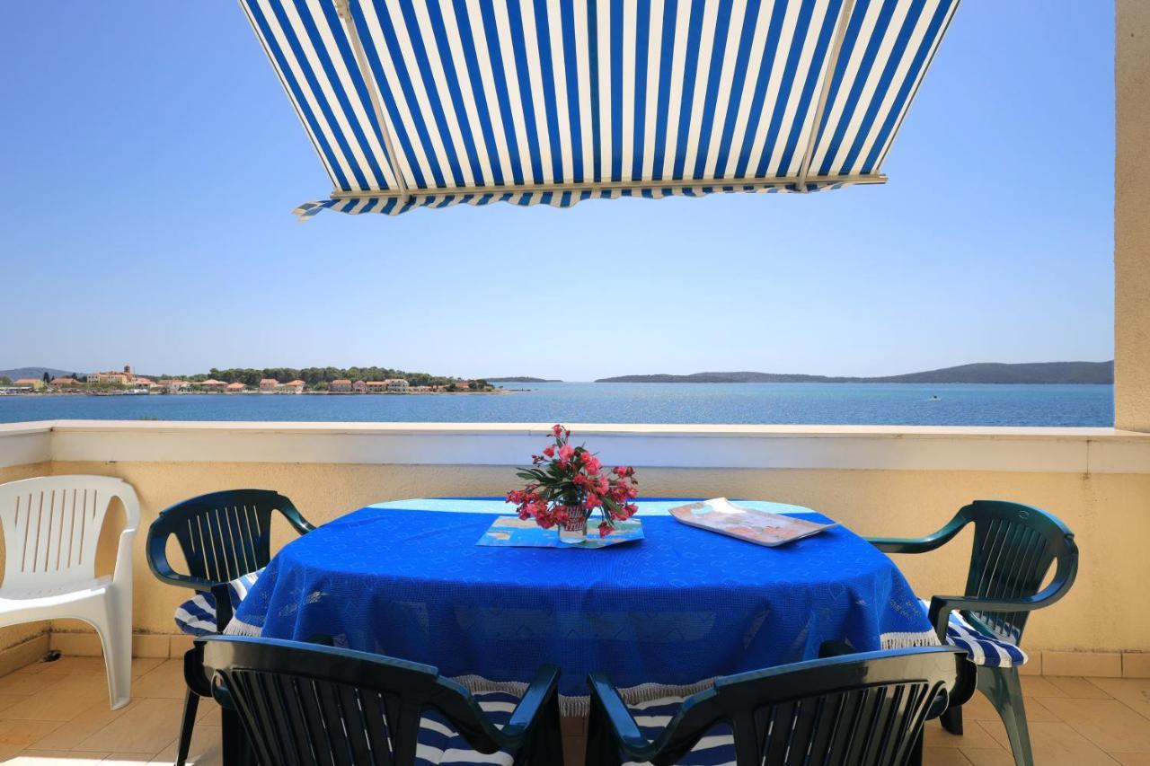 Family Friendly Seaside Apartments Brodarica, Sibenik - 15270 Luaran gambar