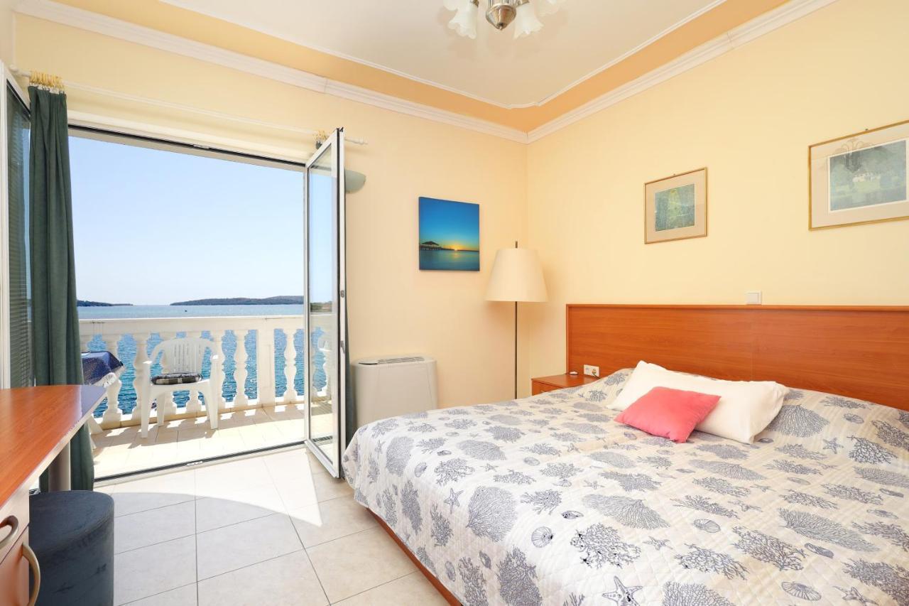 Family Friendly Seaside Apartments Brodarica, Sibenik - 15270 Luaran gambar