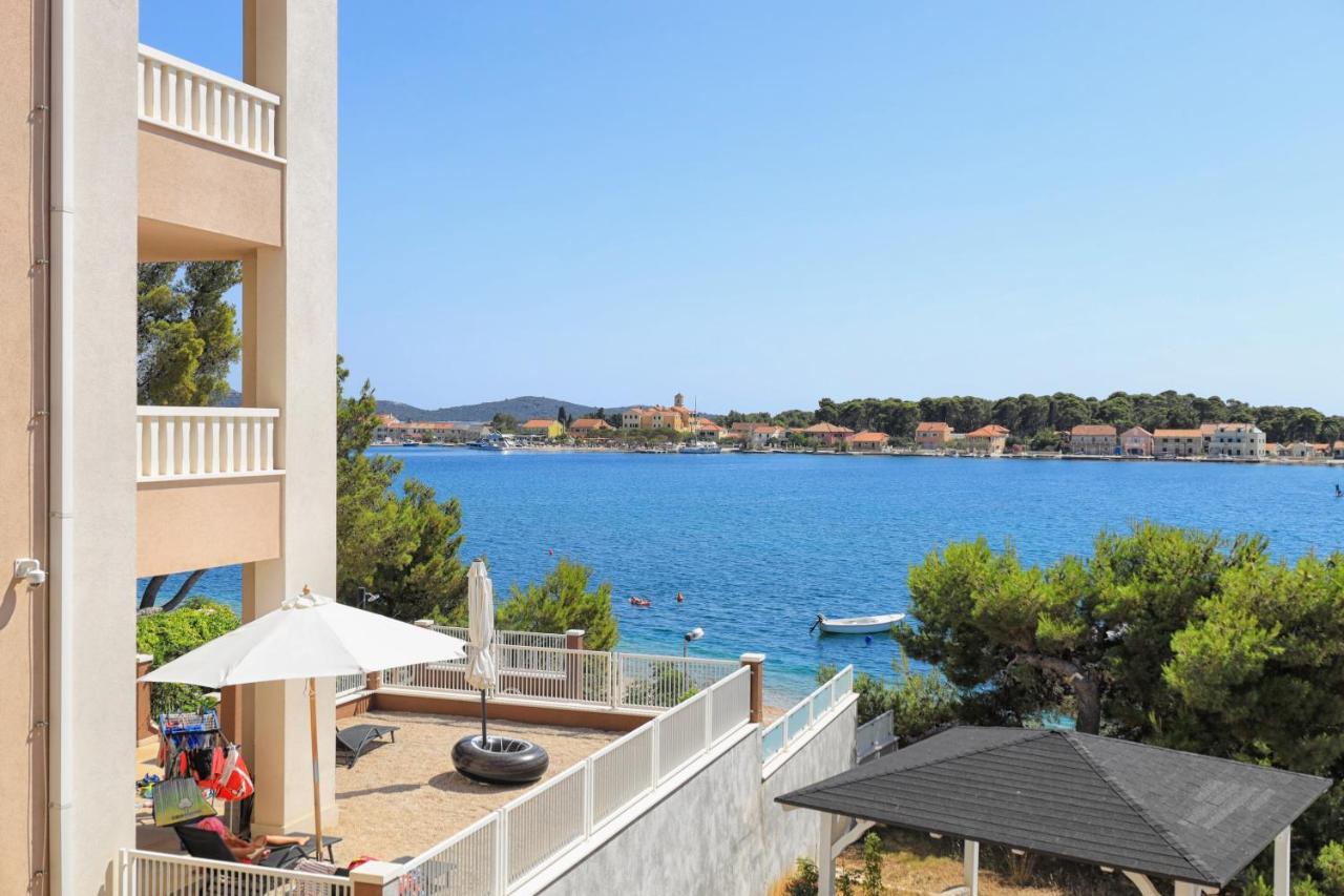 Family Friendly Seaside Apartments Brodarica, Sibenik - 15270 Luaran gambar