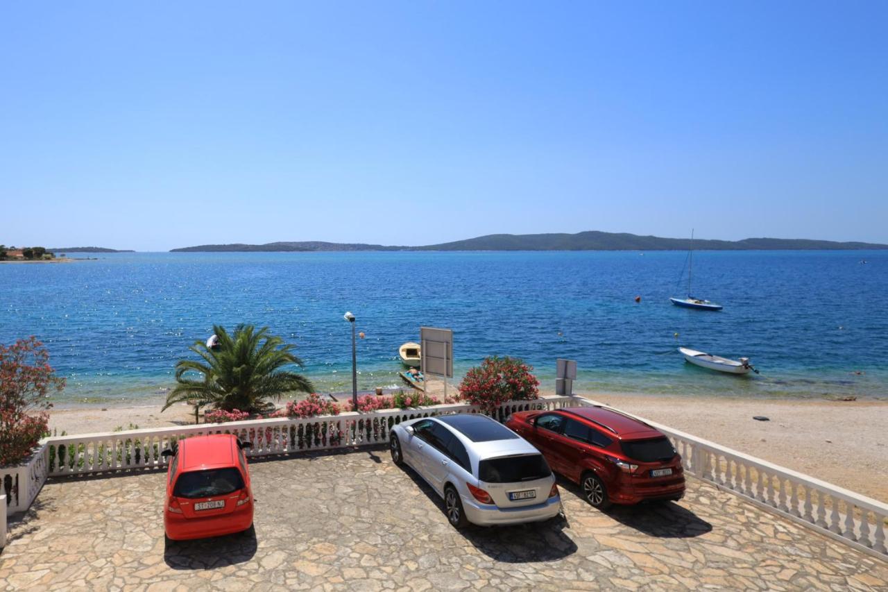 Family Friendly Seaside Apartments Brodarica, Sibenik - 15270 Luaran gambar