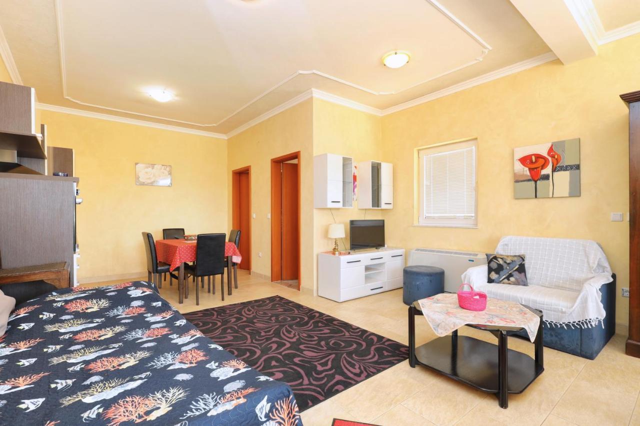 Family Friendly Seaside Apartments Brodarica, Sibenik - 15270 Luaran gambar