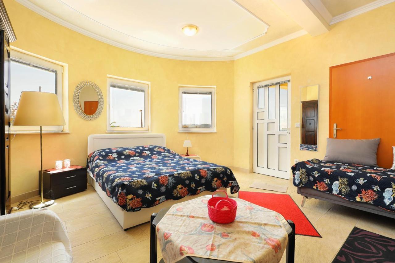 Family Friendly Seaside Apartments Brodarica, Sibenik - 15270 Luaran gambar