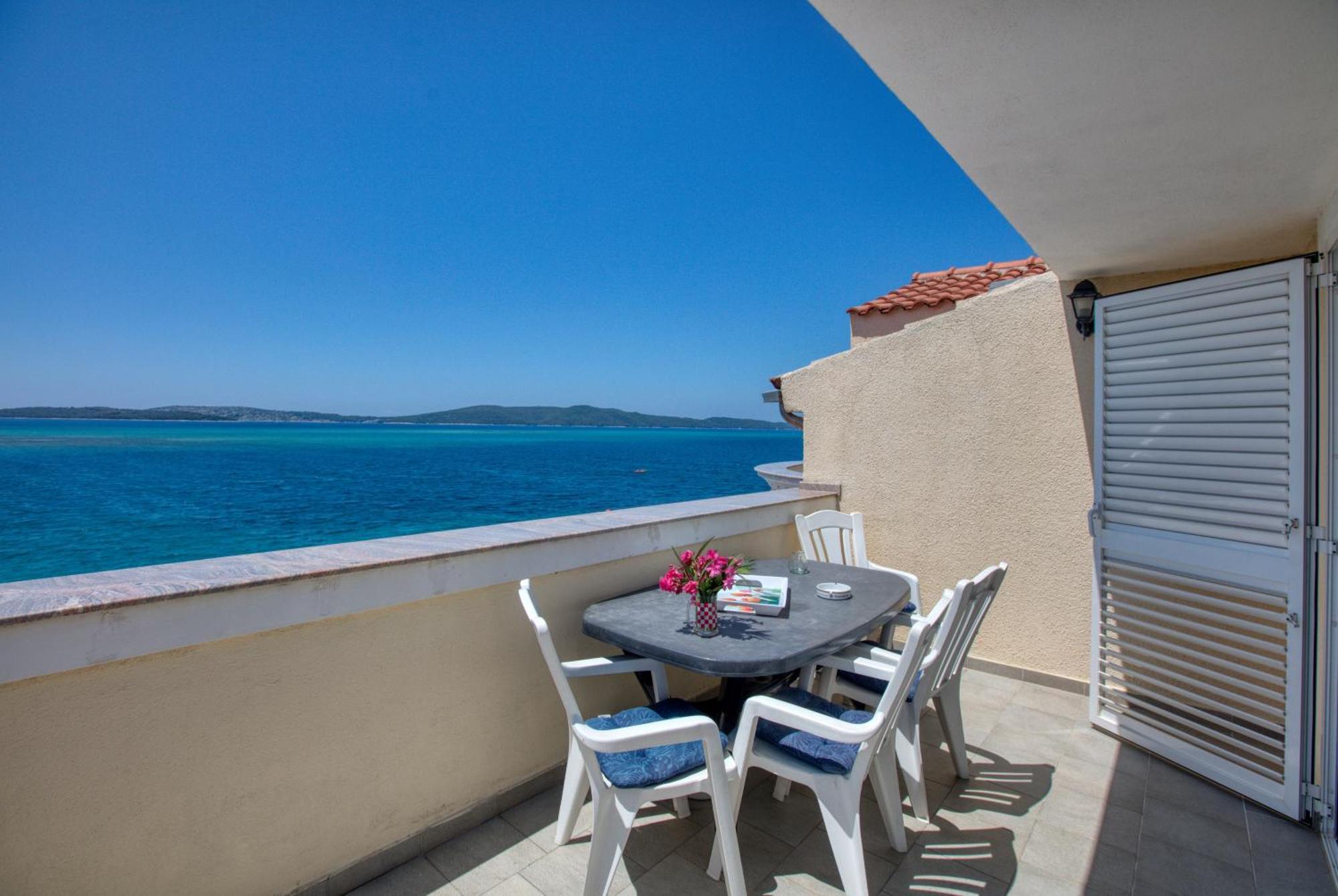 Family Friendly Seaside Apartments Brodarica, Sibenik - 15270 Luaran gambar